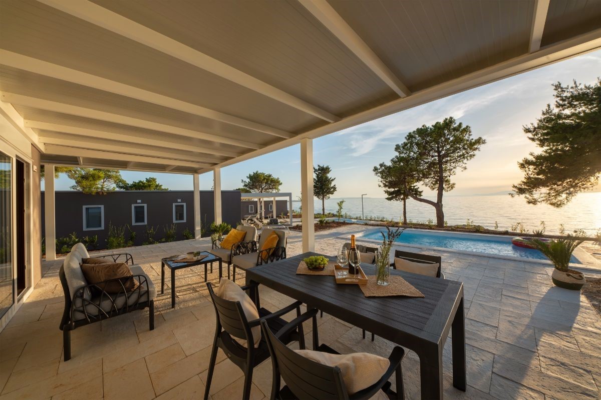 The feeling of a home in our most luxurious houses, offering up to 70m² of space and a covered terrace of 46m². More space, privacy, and the most modern amenities.